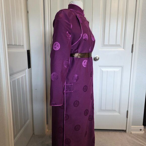 Traditional Mongolian Dress with Stand Collar - Picture 2 of 5